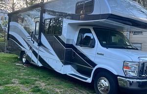 2019 Sunseeker 2860DS Ford RV rental photo 4