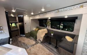 Sleeps 8! Starlink, Brand New! Bunkhouse!