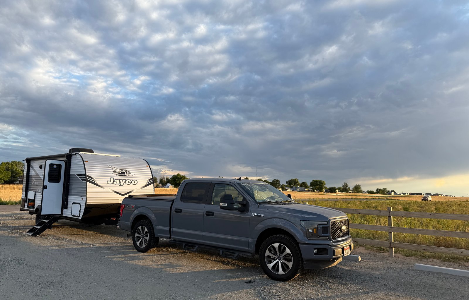 2025 Jayco- Sleeps 8, bunkhouse, TV