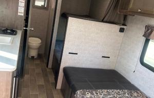 2020 Dutchmen RV Coleman Lantern LT Series 17FQ RV rental photo 17
