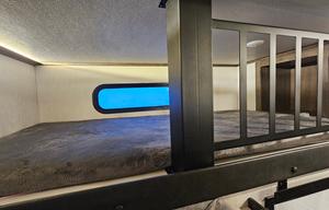Z&S home on wheels with kids bunk room