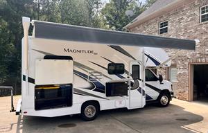 2022 Thor Motor Coach Magnitude GA22