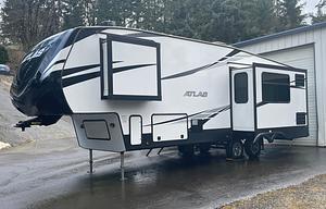 2021 Dutchmen Atlas "BUNK House" Fifth Wheel