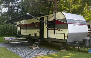 Komodo Kampers RV Rental-Avenger