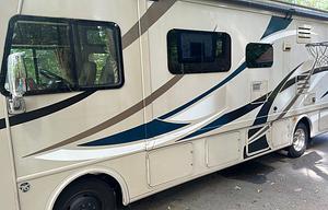 2016 Thor Motor Coach ACE 29.3 RV rental photo 14