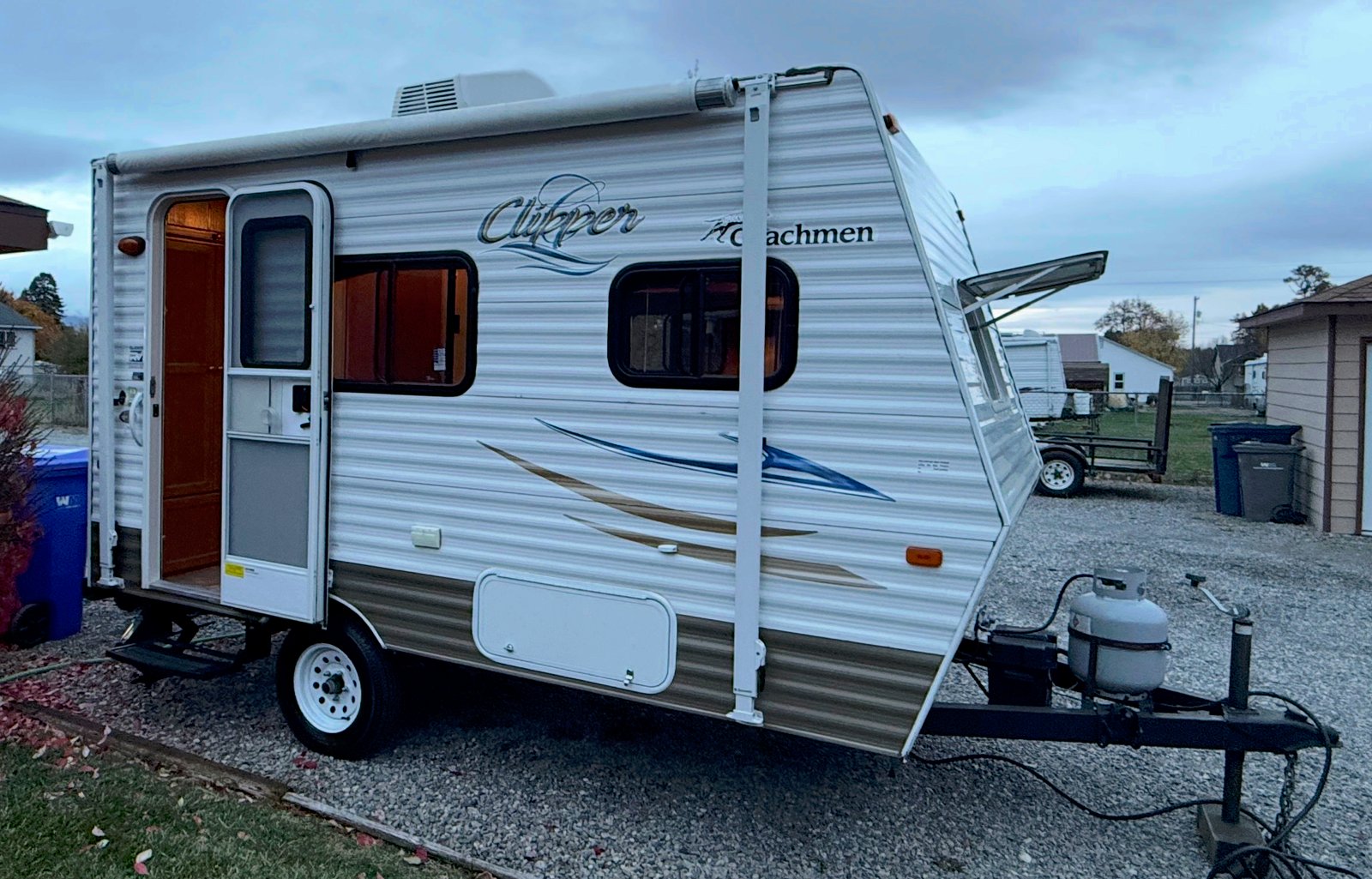 2013 Coachmen RV Clipper Ultra-Lite 14R This is