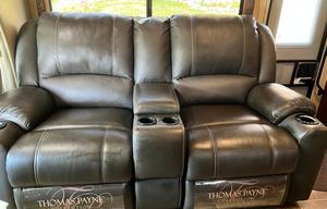 2015 Thor Freedom Elite 28’ Motorhome, Low Mileage