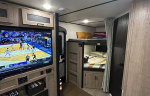 Keystone Hideout 29DFS Bunkhouse