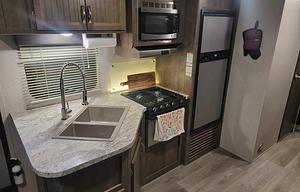 2018 Dutchmen RV Coleman Light 3015BH