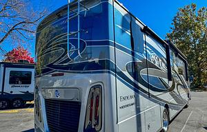 Holiday Rambler Luxury Coach /2 Full Baths & Bunks