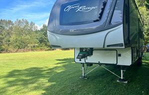 2022 Highland Ridge RV Roamer RF364BHS RV rental photo 4