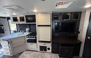 2021 Jayco Jay Feather 27BHB "Hale's Hideaway"