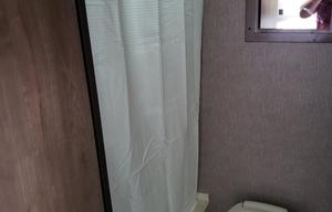 NO LIMITS! Easy tow! Sleeps 5! BUNKS!