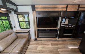 Outback: Chef's kitchen, King bed, 3 slides, Solar