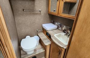 2017 Thor motor coach quantum series RQ29
