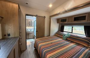 Luxury Condo on Wheels | 1½ Baths & Front Living