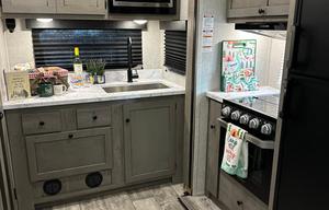 'Kitty' Keystone RV Outback Ultra Lite - ACO497