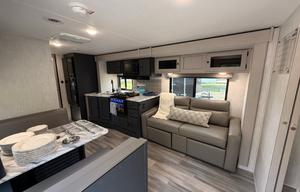 Family Adventure Camper – Apex 300BHS Bunkhouse RV