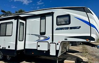 2019 Arctic Wolf 305ML6 | Sleeps 6 | 2 A/C