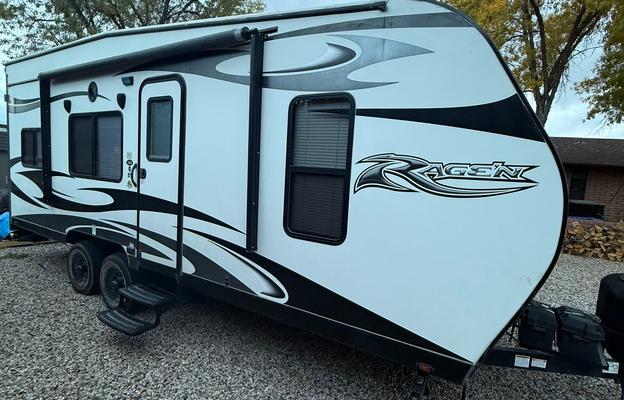 2018 Pacific Coachworks Rage'n 22EX