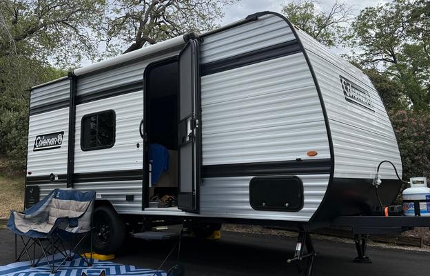 2025 Coleman 17r - Brand NEW, Compact, Easy to Tow