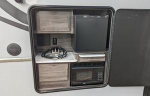 2018 "Clint" Fleetwood RV Axon 29M