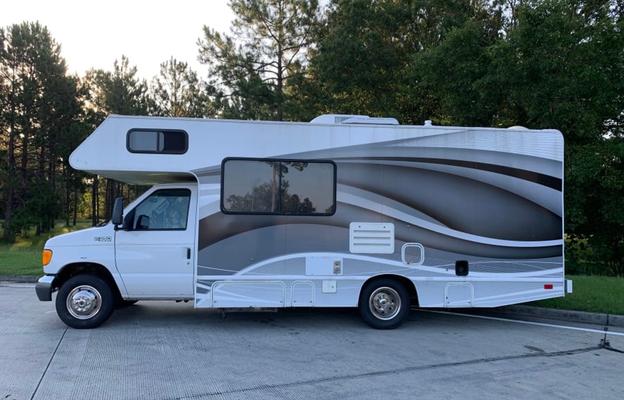 Born2Ryde is a 2006 Four Winds RV
