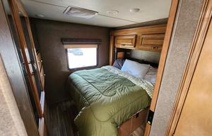 2017 Thor motor coach quantum series RQ29