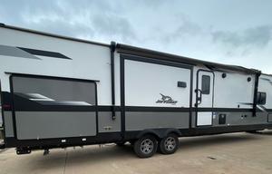 Large Bunkhouse w/King Bed & Outdoor Kitchen
