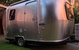 GUNNAR - 2008 Airstream Safari Sport M-17