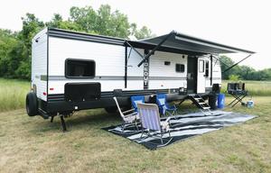 Loaded Brand New 2022 Keystone Hideout Sleeps 10