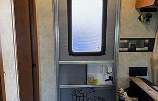 Farm Stay RV Getaway-Sleeps 9-Delivery Available