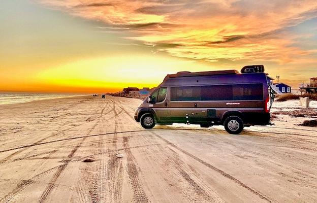 2022 Thor Luxury Family Adventure Van -  Sleeps 4!
