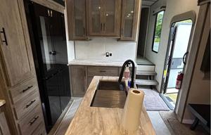 2021 Forest River RV Salem Hemisphere 372RD RV rental photo 11