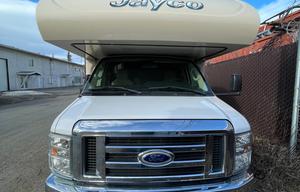Comfortable RV with Slide-Outs - Jayco Redhawk
