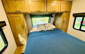 2025 Coachmen RV Freedom Express Select 247SE RV rental photo 11