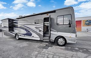 North Cascades Bounder | Luxury | Spacious | Vegas