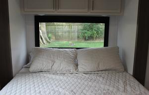 Cozy 23' Class C Motorhome | Sleeps 5