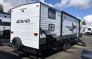 Ellie- 2023 Forest River RV EVO Lite 2750QBX