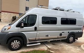 The Cozy Cruiser-Pet Friendly!