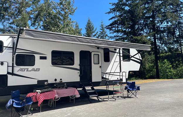 2021 Dutchmen Atlas "BUNK House" Fifth Wheel