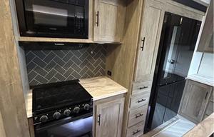 2021 Forest River RV Salem Hemisphere 372RD RV rental photo 10