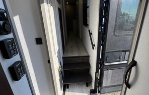 2025 Montana High Country 385 BR