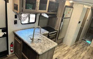 2022 Zinger ZR328SB RV rental photo 4