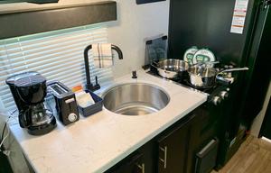 Fully Furnished Bunkhouse! Family friendly!!