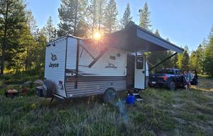 Family Camper Near Glacier  | 2024 Jayco SLX