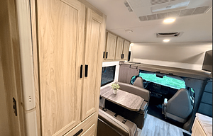 Family&Pet Friendly - 2024 Forest River SUNSEEKER