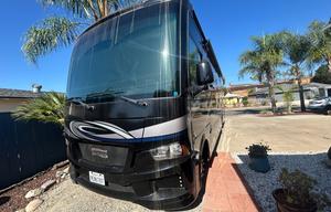 A-6 Newmar  33' , King Bed, Easy-Drive — Sleeps 5
