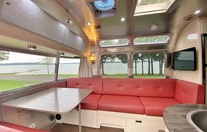 2019 Airstream International Serenity