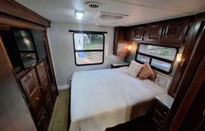2014 Georgetown 351DSF RV rental photo 22